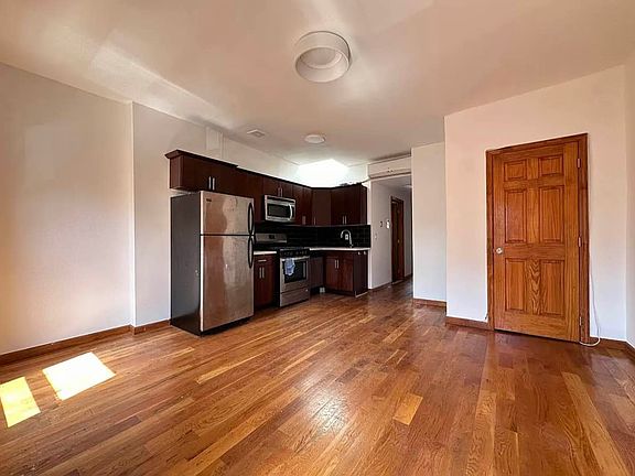 2nd image of 73 Lexington Ave Unit Penthouse 3
