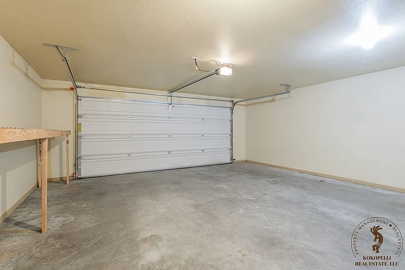 3 bed, 2.0 bath, 1748 sqft, $2,450 — Photo 4