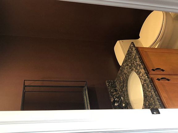 5th image of 1052 N Claremont Dr