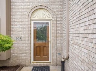 309 Parkview Dr, Pittsburgh, PA 15236