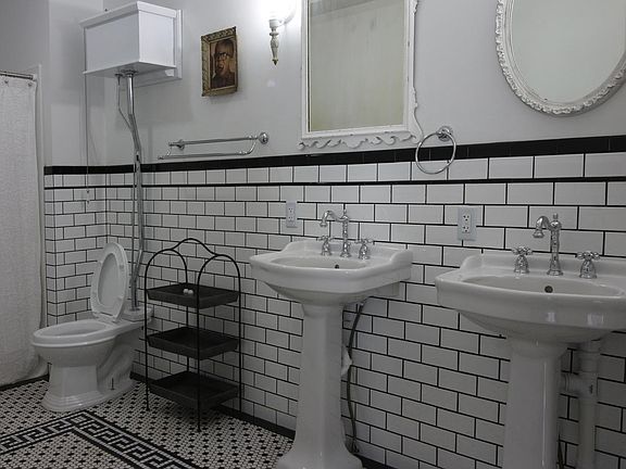 5th image of 3153 W 11th St