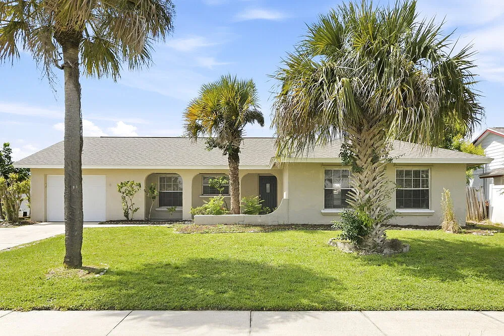 3 bed, 2.0 bath, 1340 sqft, $2,265 — Photo 1