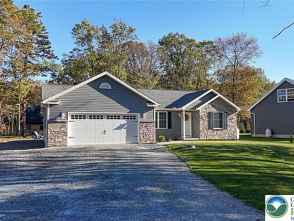 2nd image of 176 Lake Dr