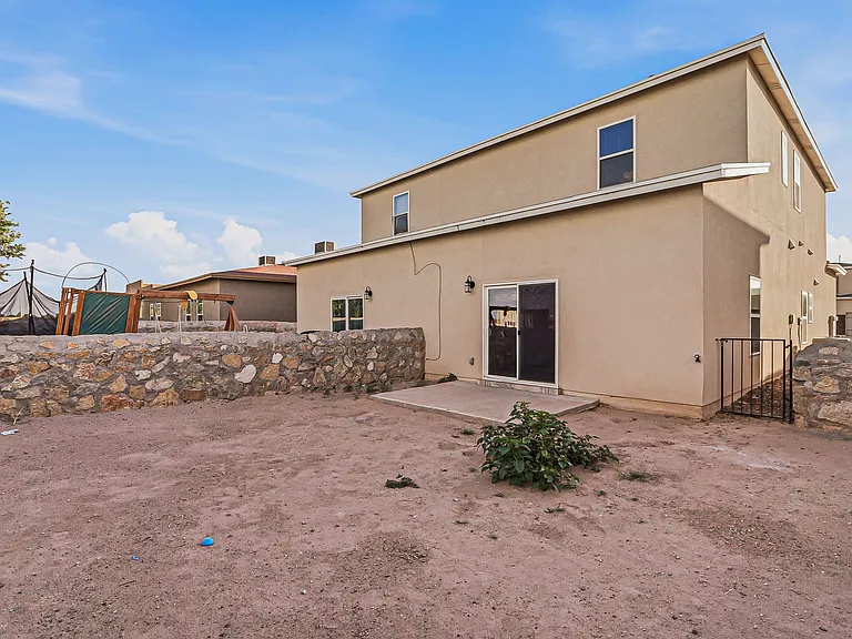 714 Hc Gilbert Minjares Dr — Photo 41