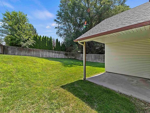 4th image of 419 Andrew Ct