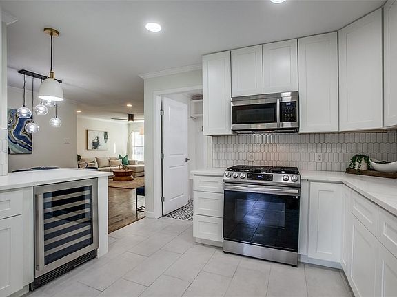 4th image of 622 Westwood Dr