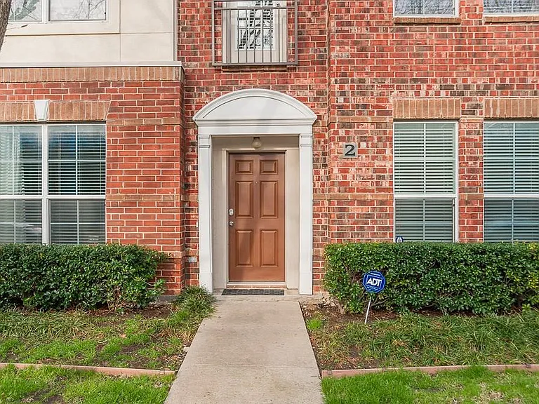4419 Buena Vista St #21 — Photo 1