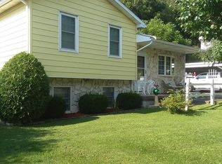 533 Edgewood Dr, Williamsburg, PA 16693