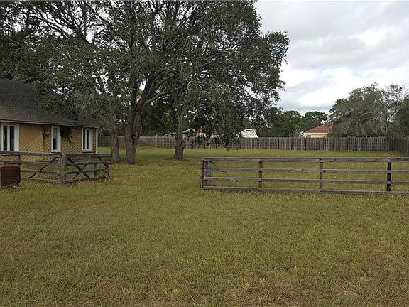 3rd image of 16147 Heron Hills Dr