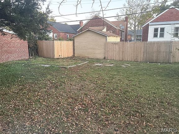 3rd image of 6821 Raymond Ave