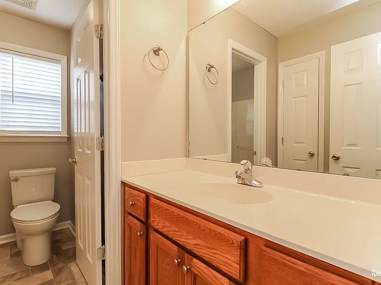 100 Collie Cir — Photo 11