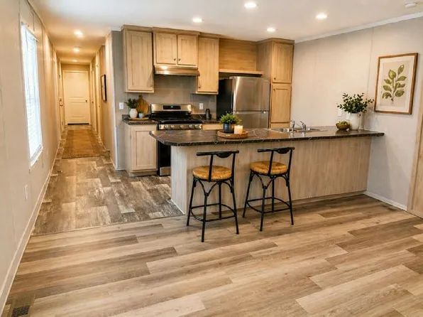 1288 East Dr #78, Alden, NY 14004