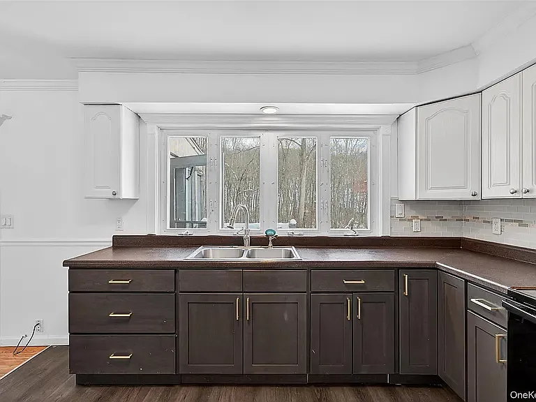 64 Bayberry Dr — Photo 9