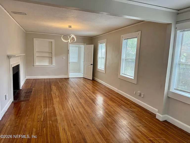 3352 College St — Photo 6
