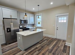 210 Washburn Ave, Baltimore, MD 21225