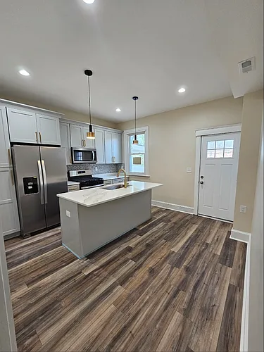 210 Washburn Ave Photo 1