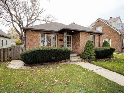 325 E Wilbur Ave, Milwaukee, WI, 53207