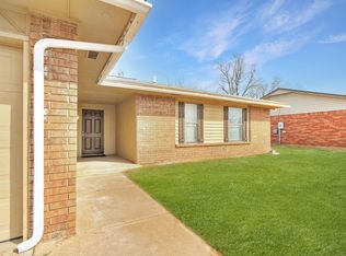 305 W Chantilly Way, Mustang, OK 73064