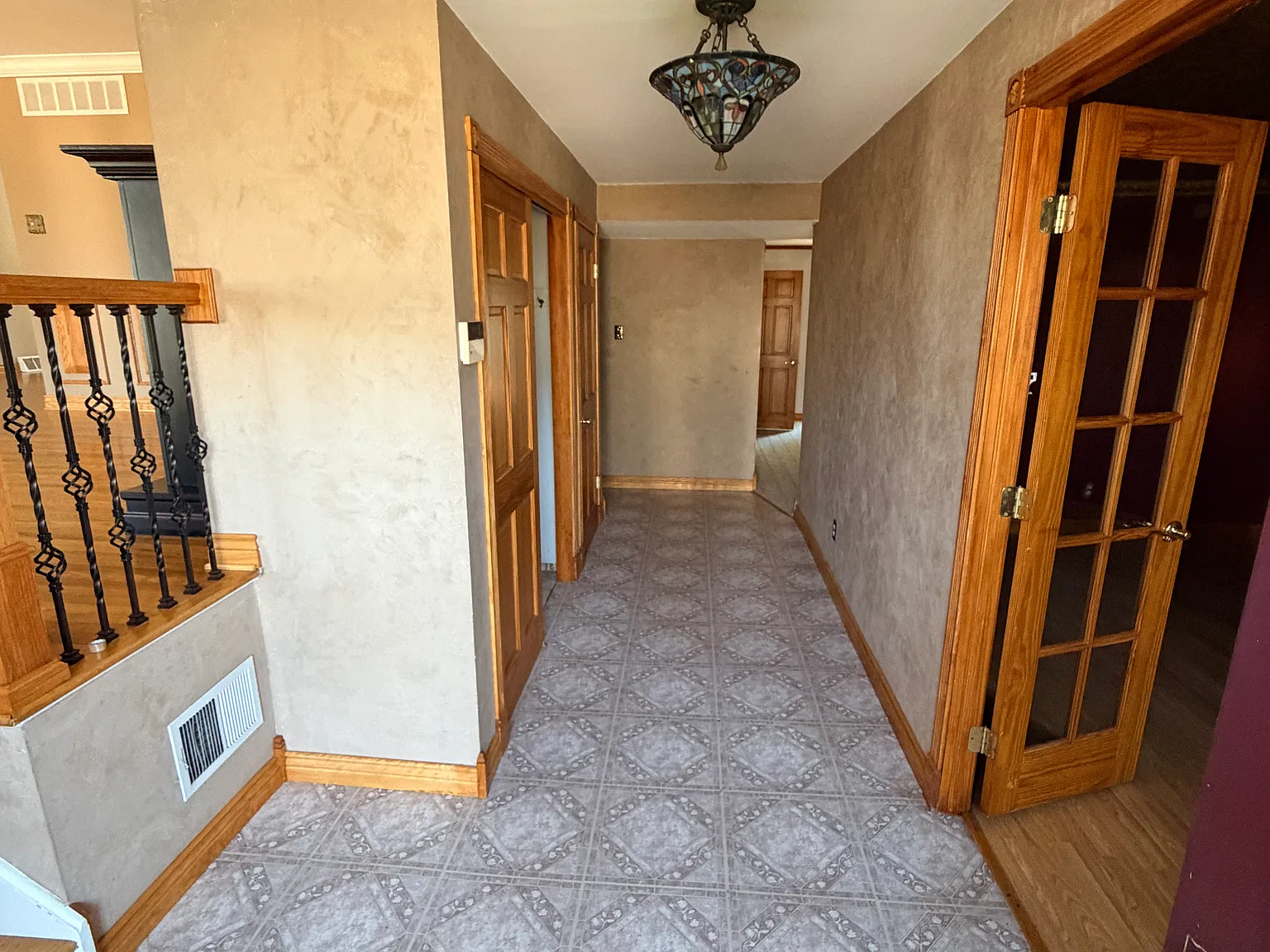 4 bed, 1800 sqft, $3,300 — Photo 3