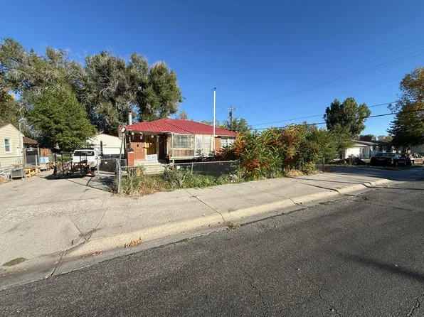 519 N 6th St E, Riverton, WY 82501