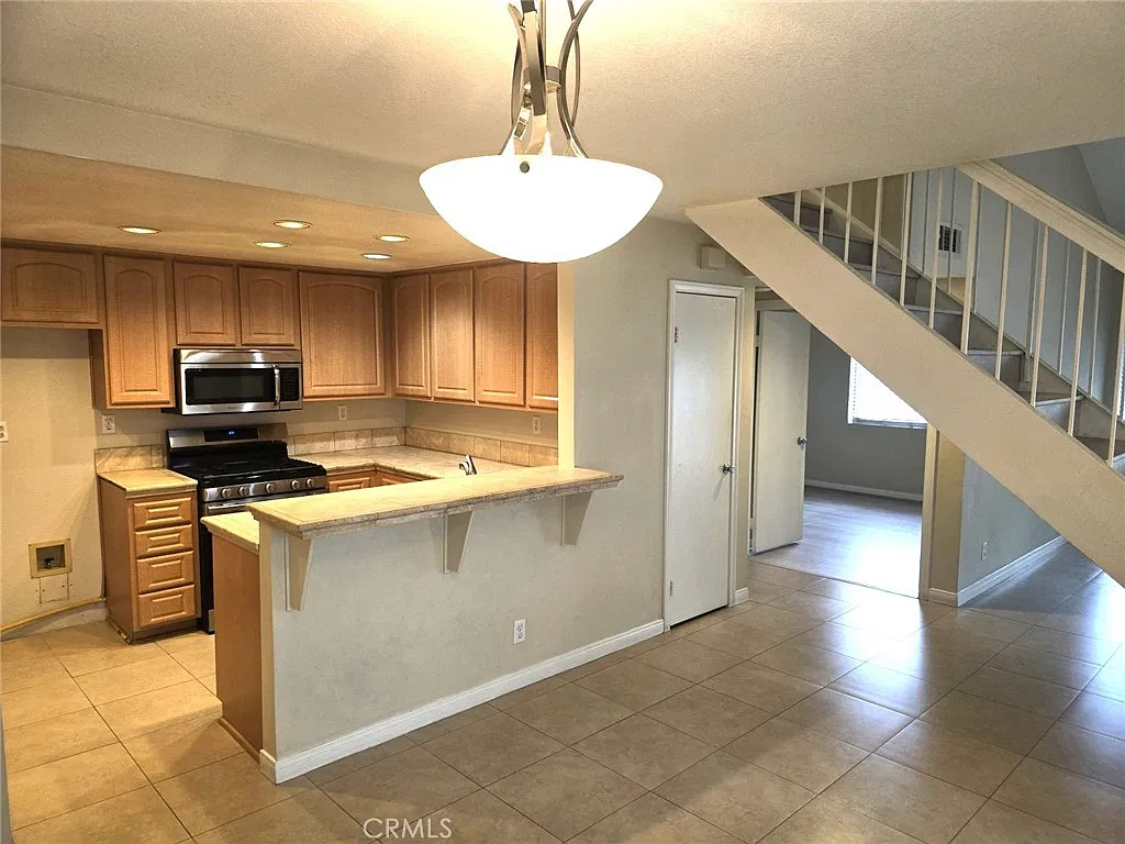 3 bed, 2.5 bath, 1300 sqft, $3,850 — Photo 1