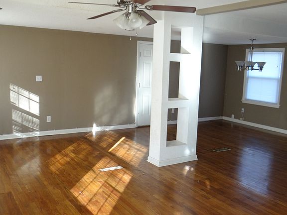 Living/Dining area