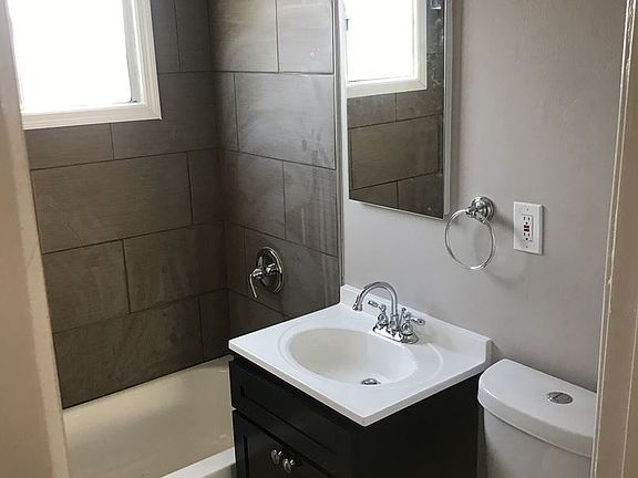3rd image of 3937 Gibraltar Ave APT 7