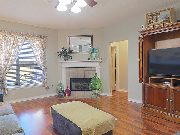 3rd image of 18134 Lake Vista Dr