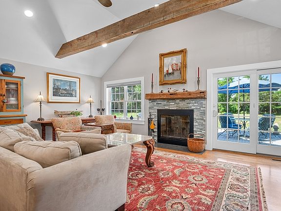 5th image of 367 Plum St