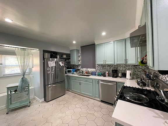 5th image of 321 S Thurston Ave #5