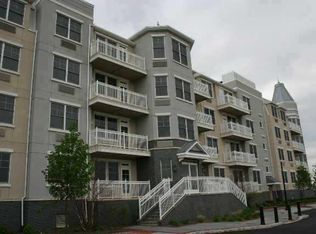 15 Enterprise Ct APT 407C, Jersey City, NJ 07305
