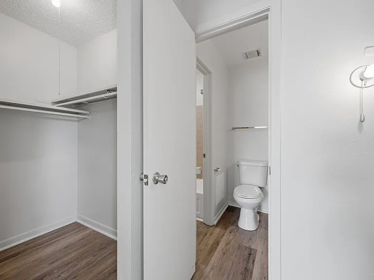 Park Place Apartments — Photo 27