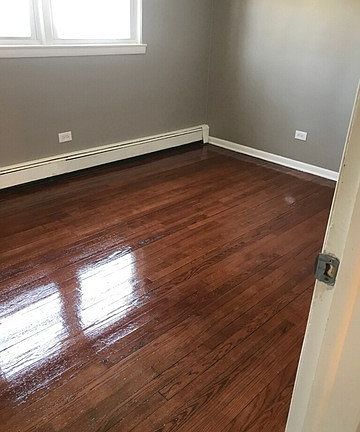 3rd image of 8956 S Escanaba Ave APT 2A