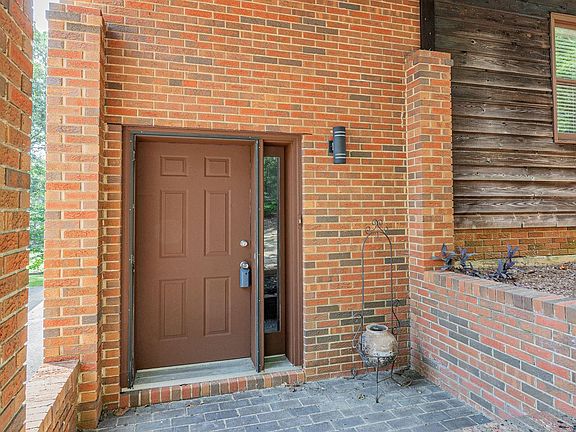 4th image of 3024 Old Stone Dr