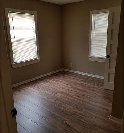 3rd image of 300 W Lincoln Ave