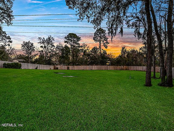 3rd image of 994 LAKERIDGE Drive