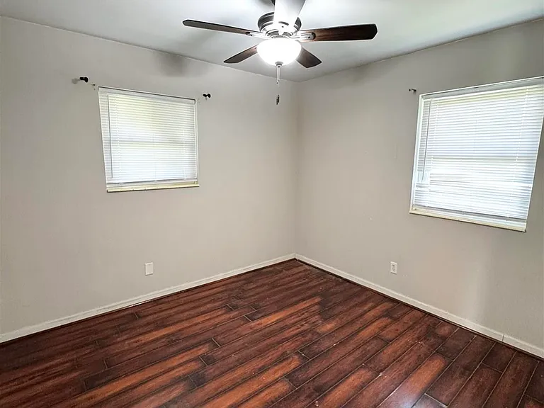 4541 Marseille Dr — Photo 12