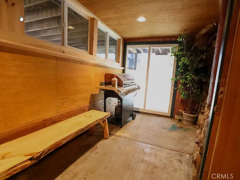 1140 Vine Ave — Photo 17