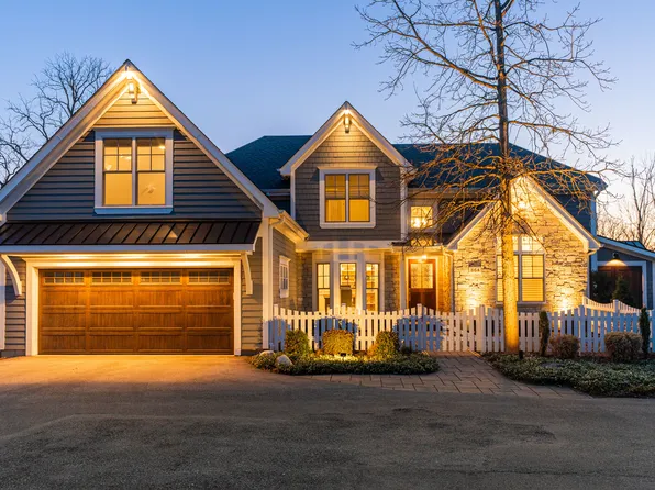 864 N Bennett St, Geneva, IL 60134