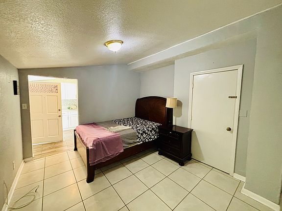 5th image of 318 Sugar Loaf Dr