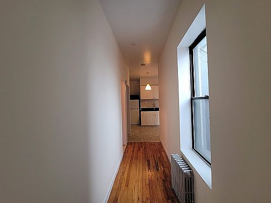 5th image of 657 10th Ave #T