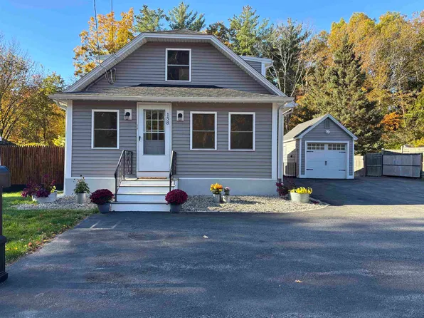 158 E Main Street, Hampstead, NH 03826-2431