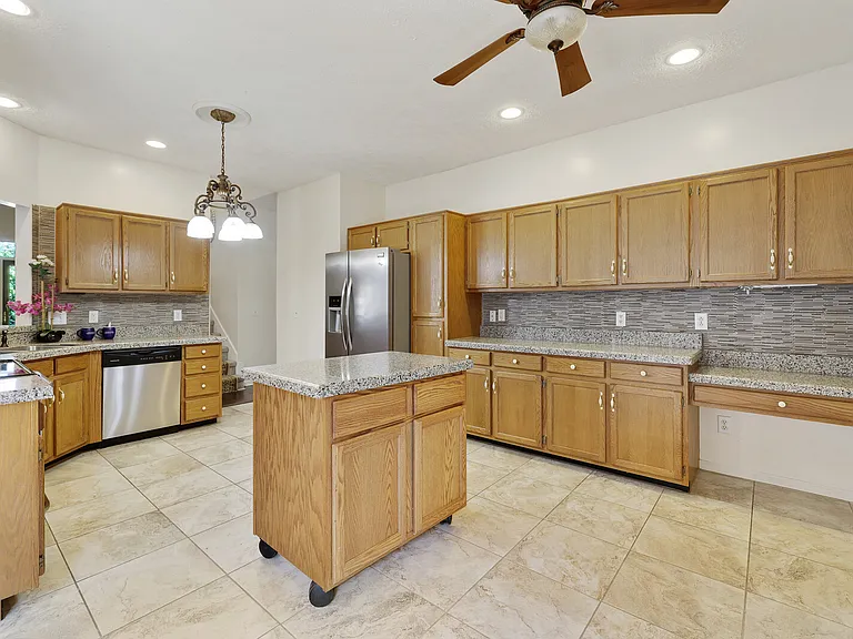 4933 Alexis Dr — Photo 14