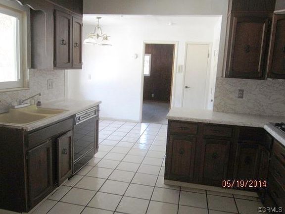 3rd image of 513 S Danbrook Dr