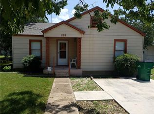 207 S 1st St, Santa Anna, TX 76823