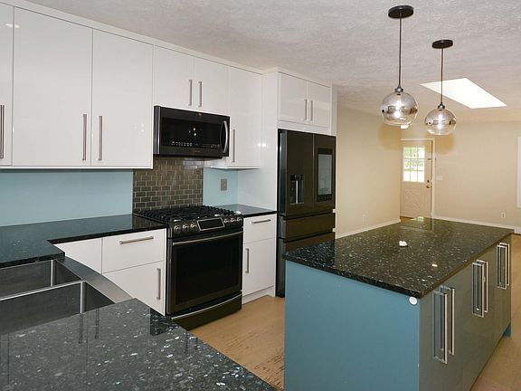 5th image of 48463 Orchard Dr