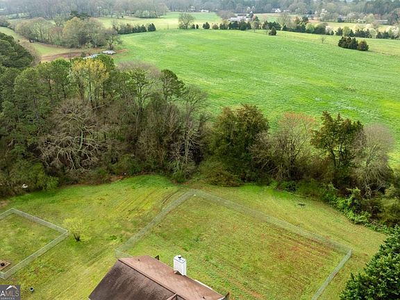 5th image of 715 Summerfield Rd