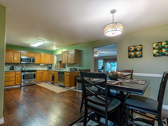 4th image of 502 Creek Ln