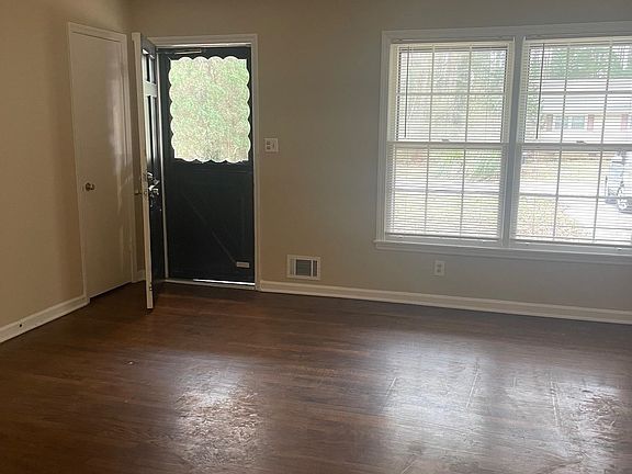 2nd image of 808 S Nottingham Rd