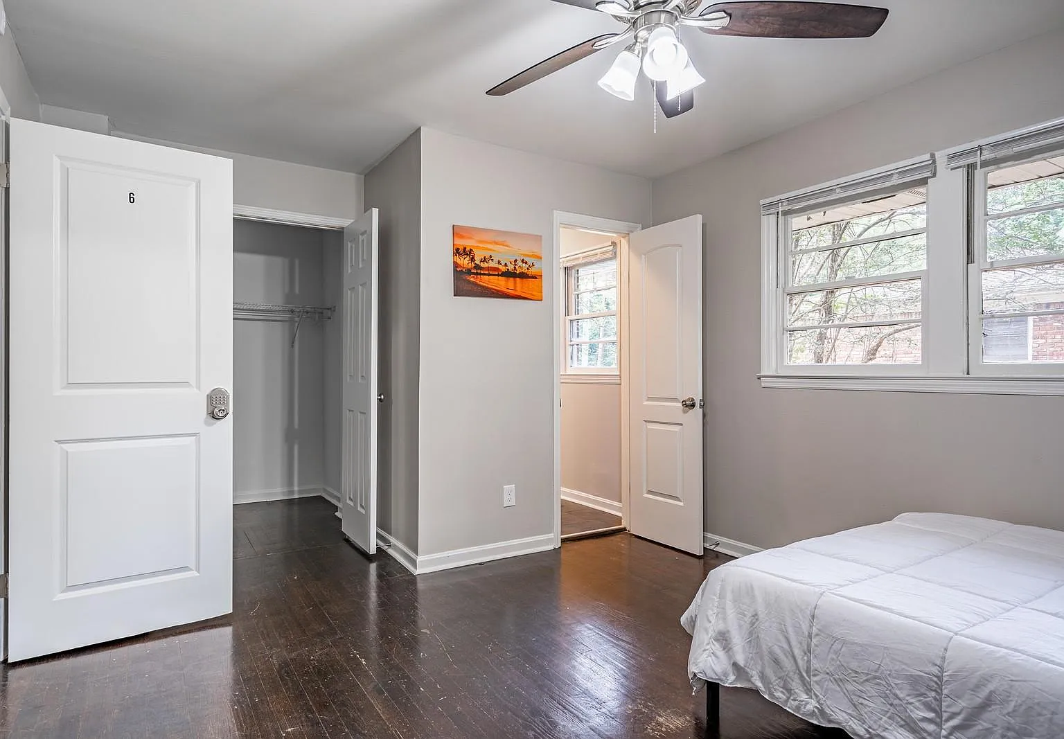 4 bed, 3.0 bath, 2928 sqft, $996 — Photo 2